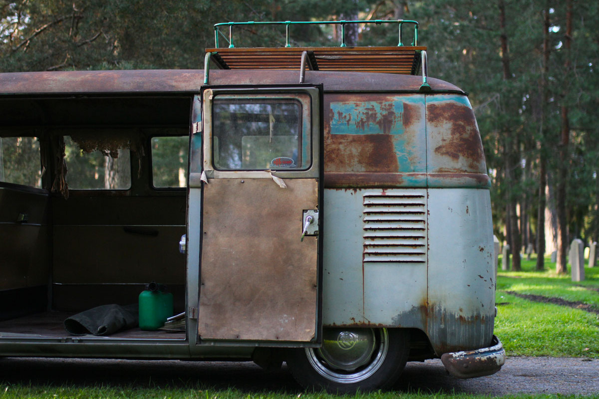 The rear end of PAtina vw bus 1957