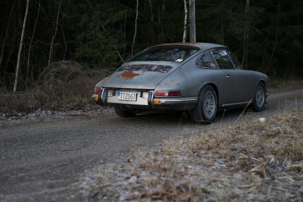 Patina Porsche 912 - from left behind