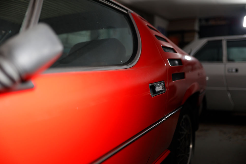 Alfa-Romeo-Montreal-right-side-from-front