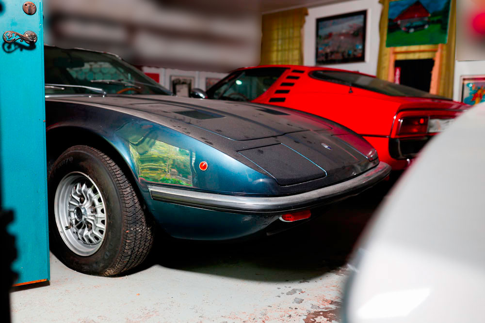 MAserati-Indy-front-with-dust-on-it