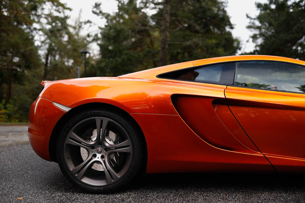 McLaren-mp4-12c-Right-rear-