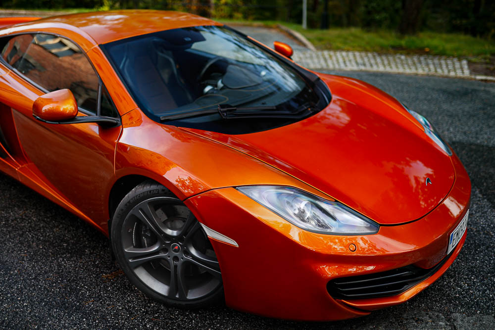 McLaren-mp4-12c-right-side